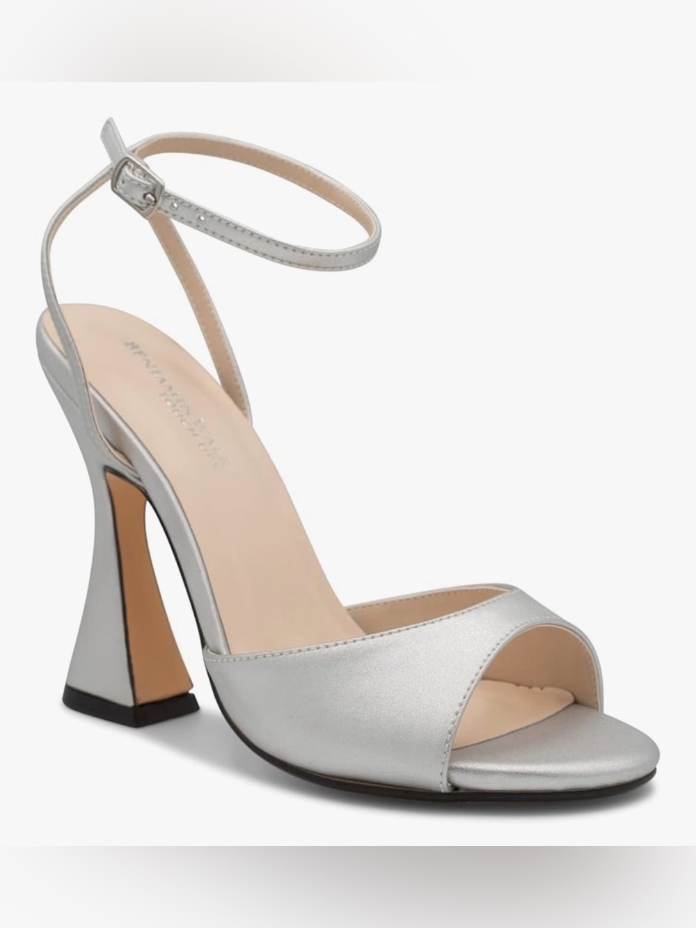 NWT-Touch Ups Women's Quinn